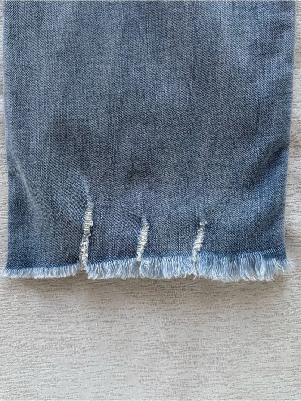 Rewash High‎ Rise Distressed Jeans Size 7 28 Cropped Raw Hem Light Wash Denim